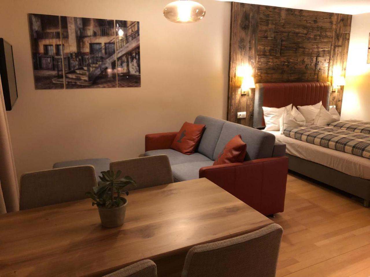 2 Apartment *